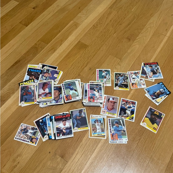 Vintage Baseball Card Lot - 1976 Topps Tom Seaver HOF, 1984 Topps Etc - Picture 3 of 8